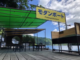 木崎湖モダンボートワカサギ釣り天ぷらブース