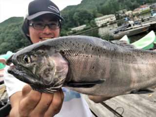 キザキマス長野白馬木崎湖釣り